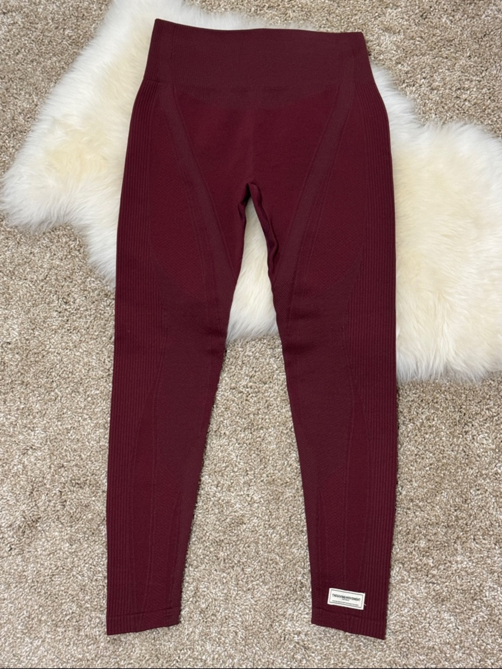 NWOT The Giving Movement Women’s Seamless Athletic Burgundy Leggings Size M
